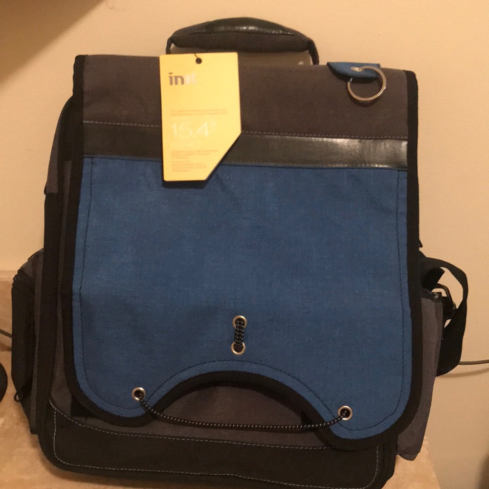 Computer/brief case with shoulder strap